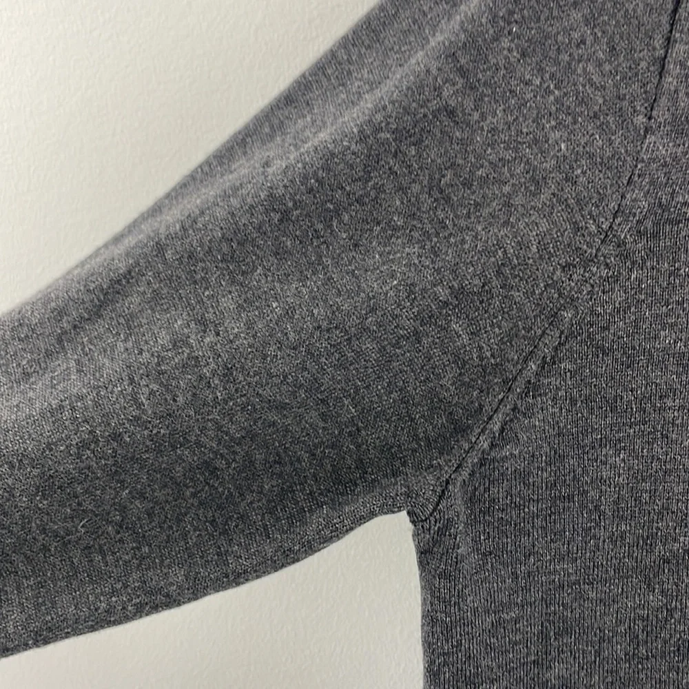 J.Crew Mens Charcoal‎ Gray 100% Merino Wool V-Neck Sweater 64933 Size M